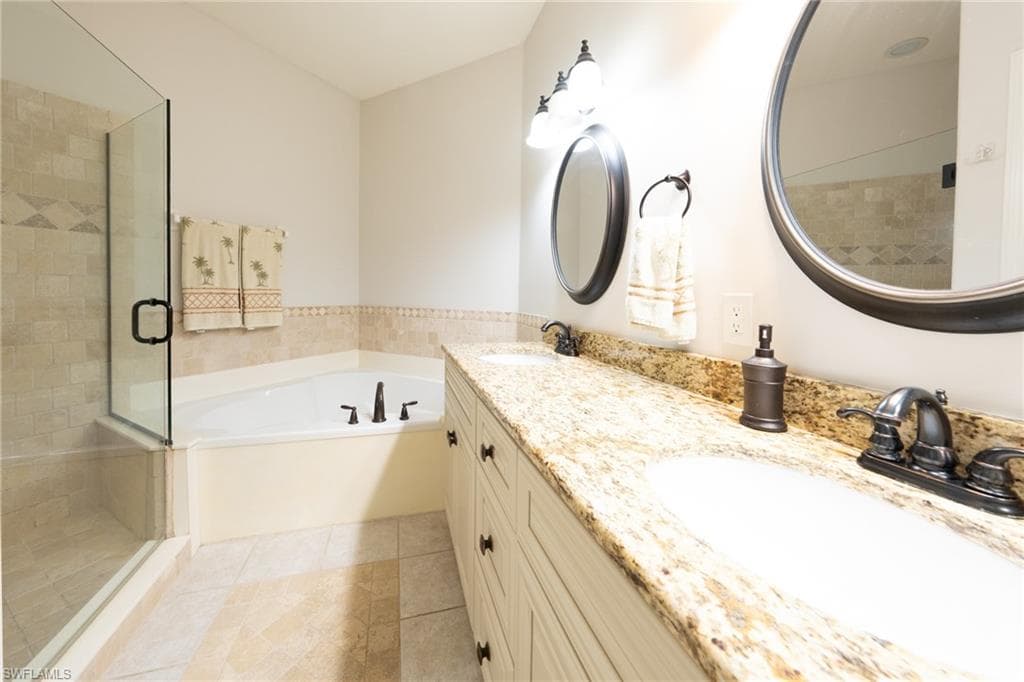 2200 Arielle Dr 1005, Naples, FL 34109-9