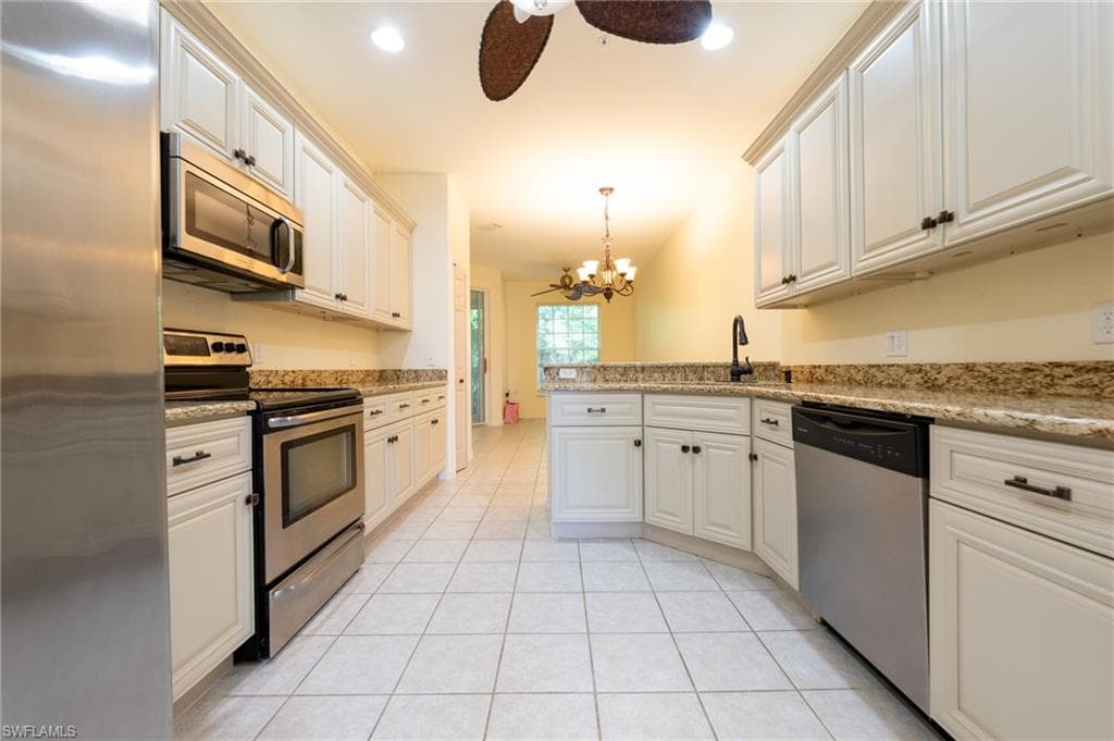 2200 Arielle Dr 1005, Naples, FL 34109-3