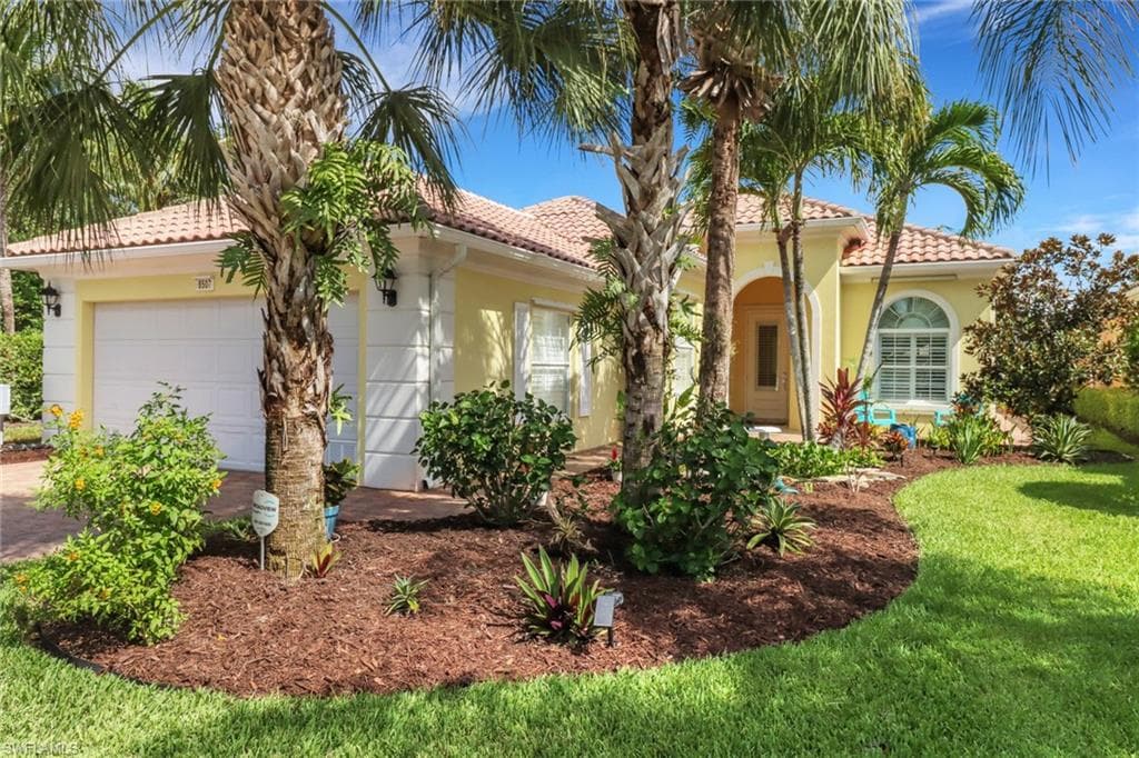 8507 Alessandria Ct, Naples, FL 34114-1