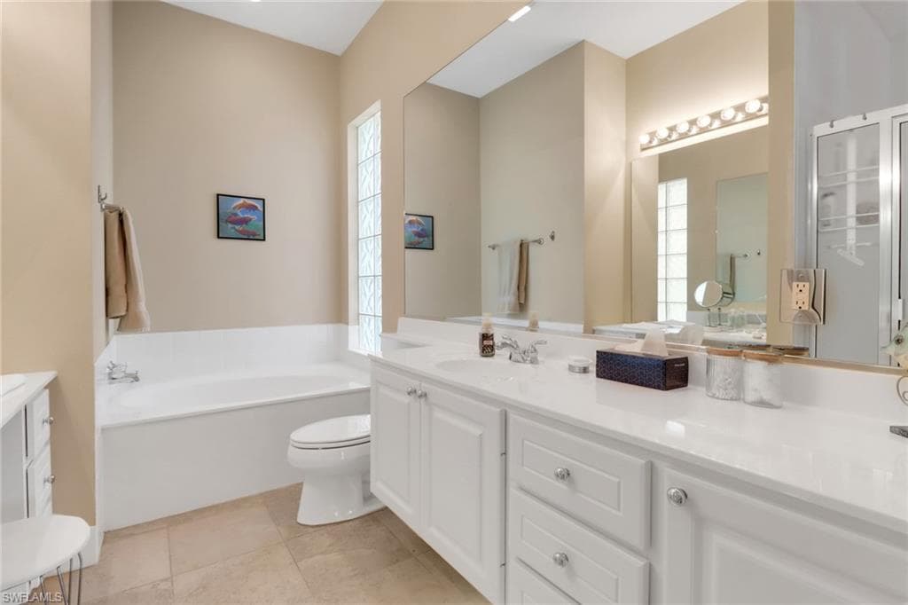 8507 Alessandria Ct, Naples, FL 34114-22