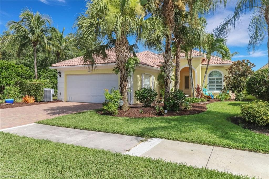 8507 Alessandria Ct, Naples, FL 34114-3