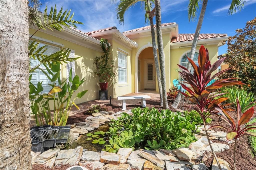 8507 Alessandria Ct, Naples, FL 34114-6