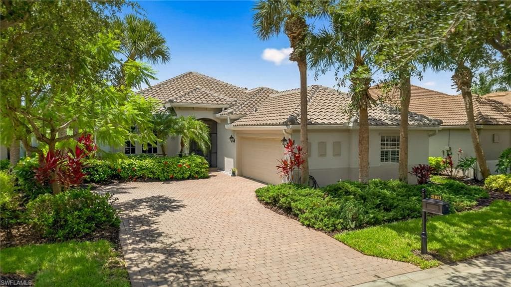 21812 Masters Cir, Estero, FL 33928-33