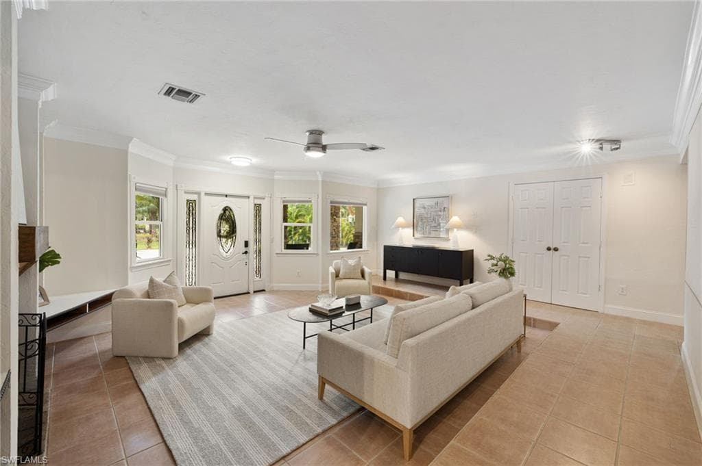 5141 Palmetto Woods Dr, Naples, FL 34119-11