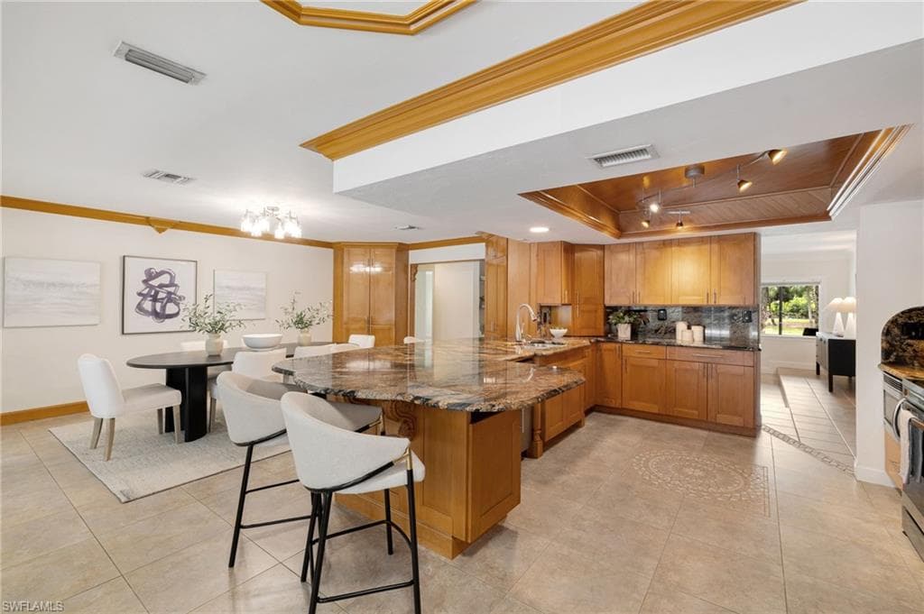 5141 Palmetto Woods Dr, Naples, FL 34119-18