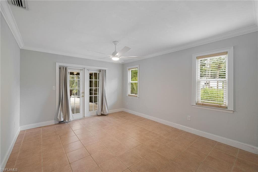 5141 Palmetto Woods Dr, Naples, FL 34119-31