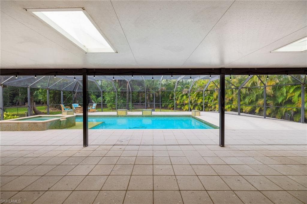 5141 Palmetto Woods Dr, Naples, FL 34119-39