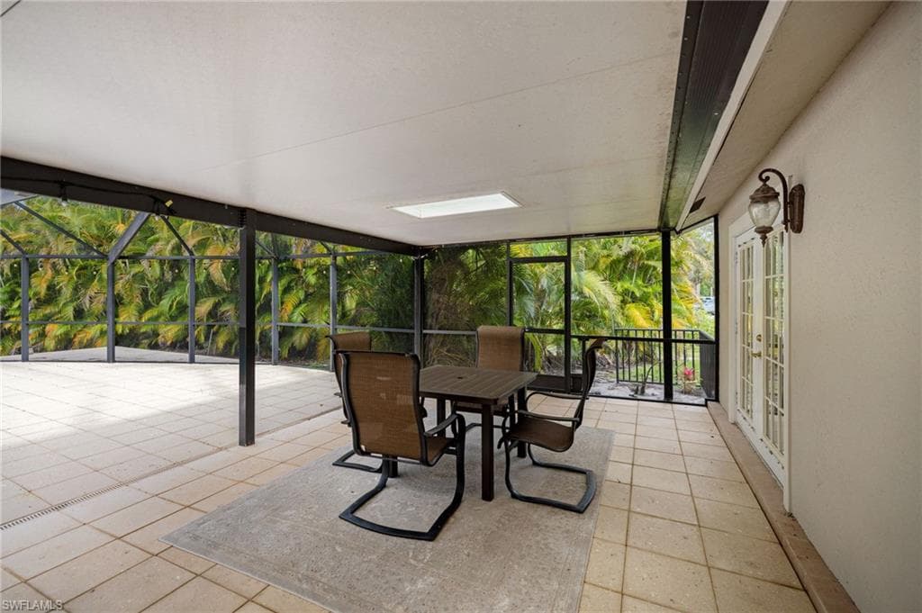 5141 Palmetto Woods Dr, Naples, FL 34119-40