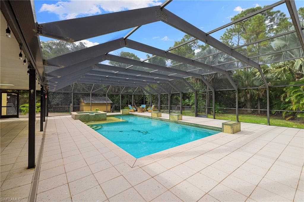 5141 Palmetto Woods Dr, Naples, FL 34119-42