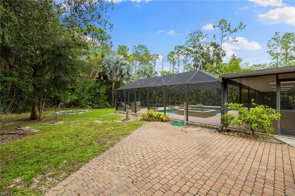 5141 Palmetto Woods Dr, Naples, FL 34119-45
