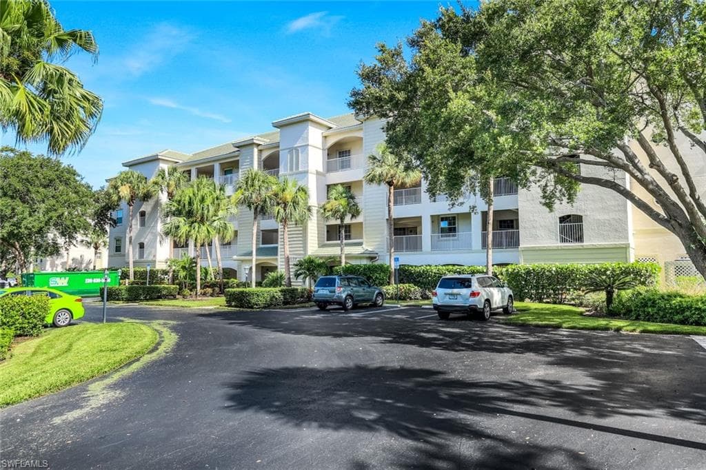 4120 Bayhead Dr 105, Bonita Springs, FL 34134-5