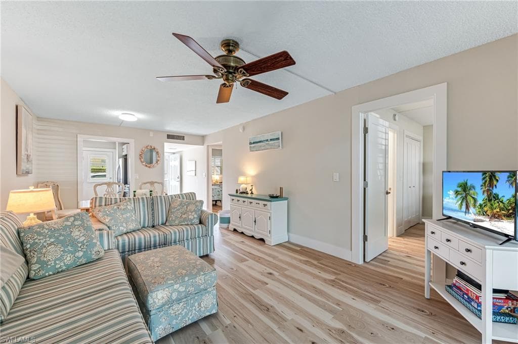 1021 3rd St S 110, Naples, FL 34102-10