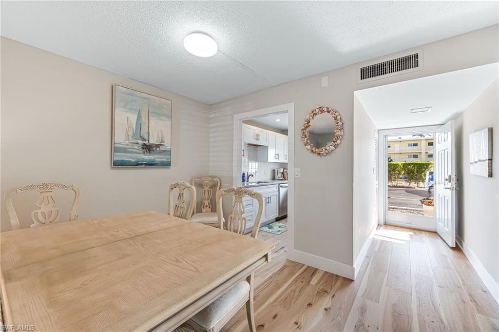 1021 3rd St S 110, Naples, FL 34102-12