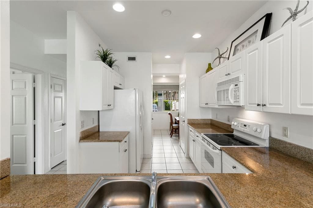 7935 Mahogany Run Ln 716, Naples, FL 34113-11
