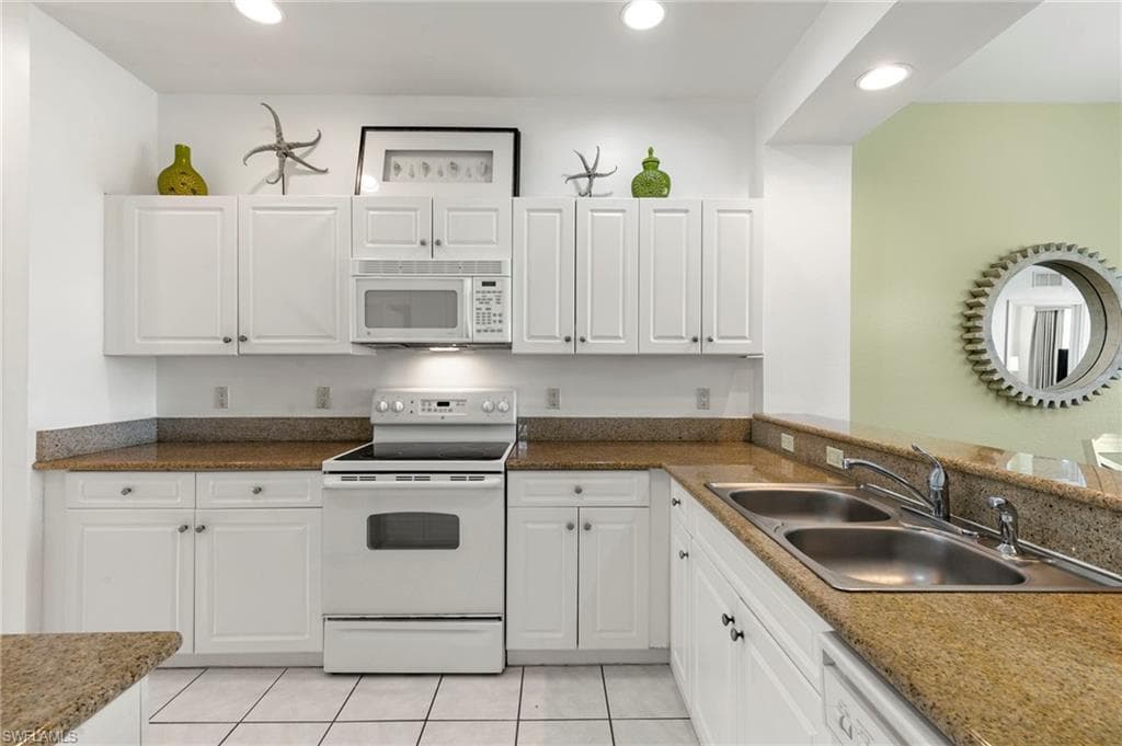 7935 Mahogany Run Ln 716, Naples, FL 34113-12
