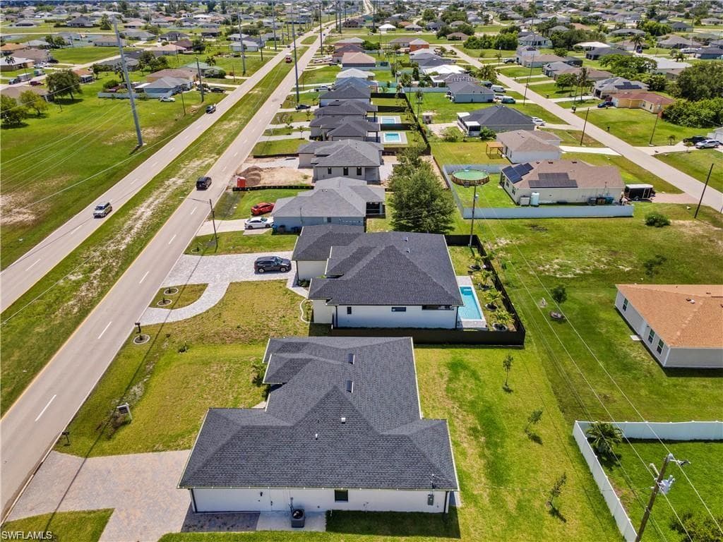 209 Kismet Pkwy E, Cape Coral, FL 33909-32