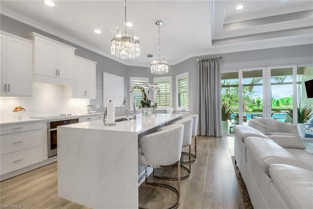 6225 Antigua Way, Naples, FL 34113-13