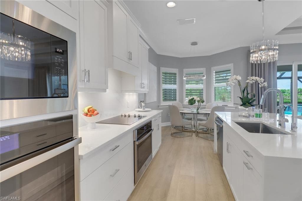 6225 Antigua Way, Naples, FL 34113-15