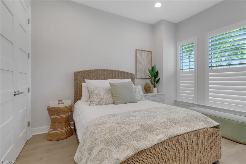 6225 Antigua Way, Naples, FL 34113-20