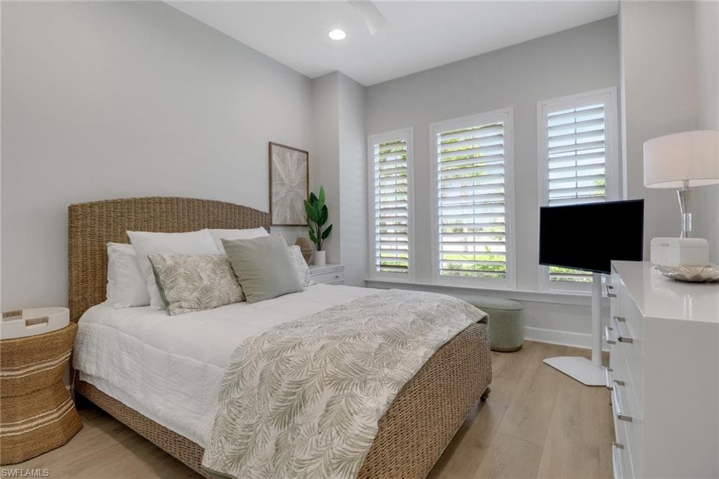6225 Antigua Way, Naples, FL 34113-21
