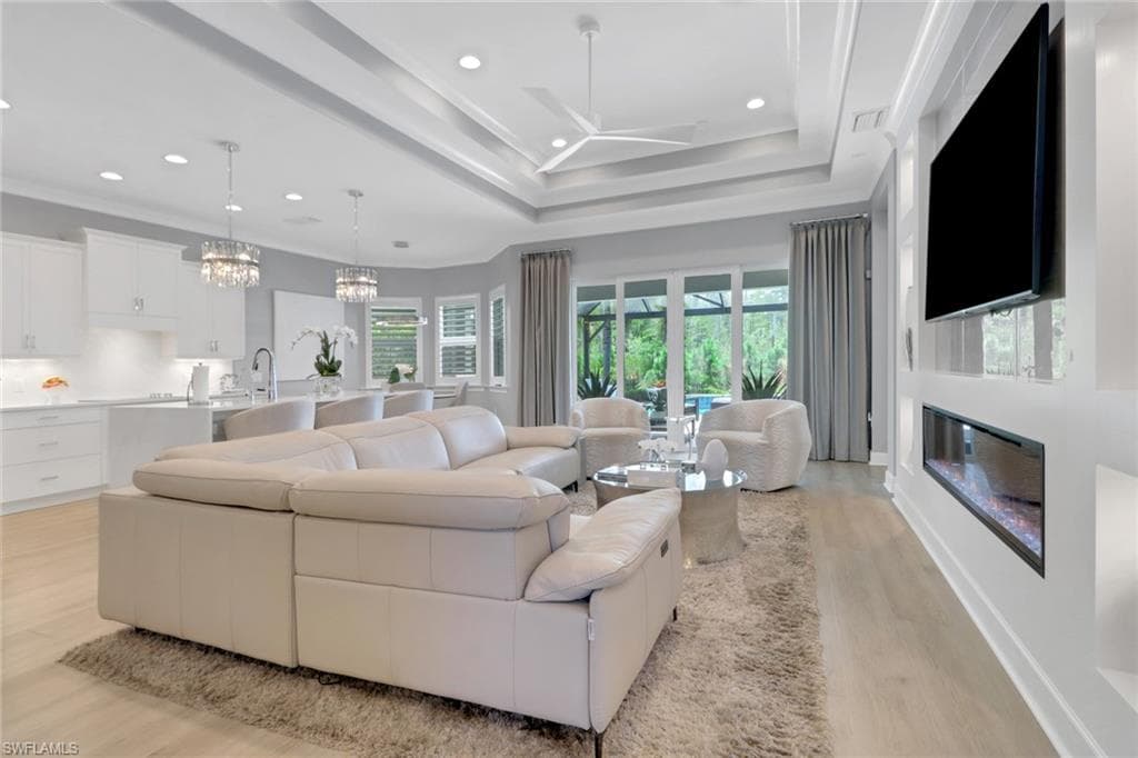 6225 Antigua Way, Naples, FL 34113-8