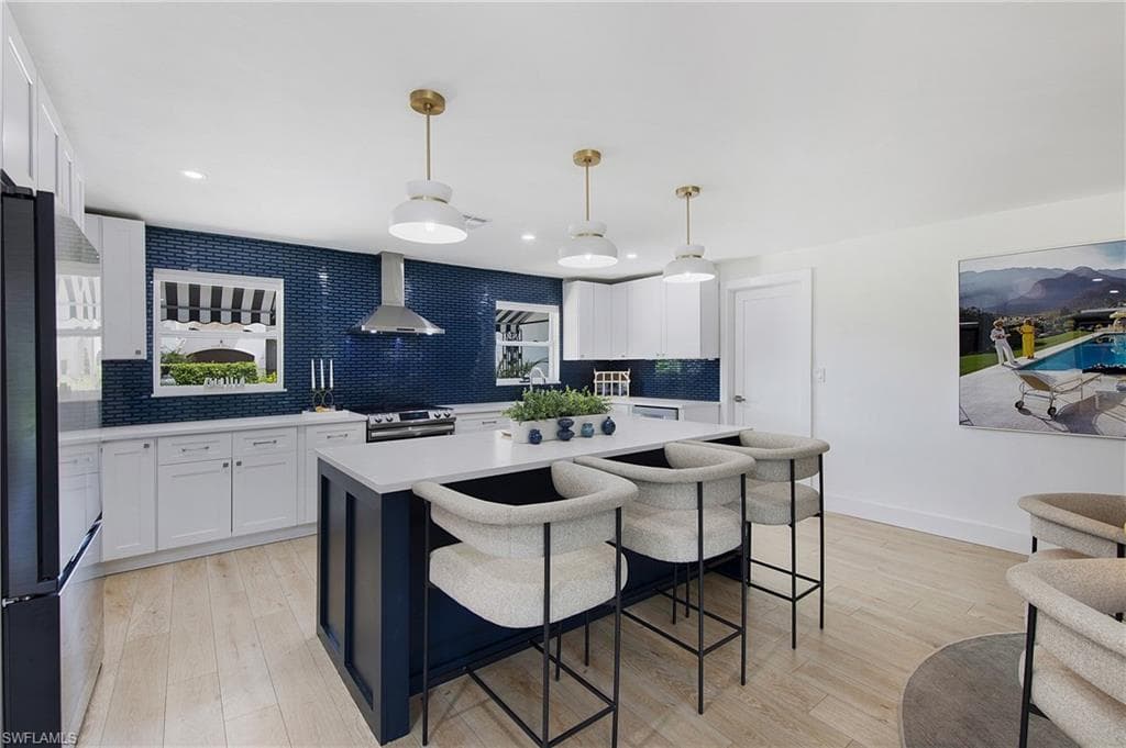 1600 Curlew Ave, Naples, FL 34102-1