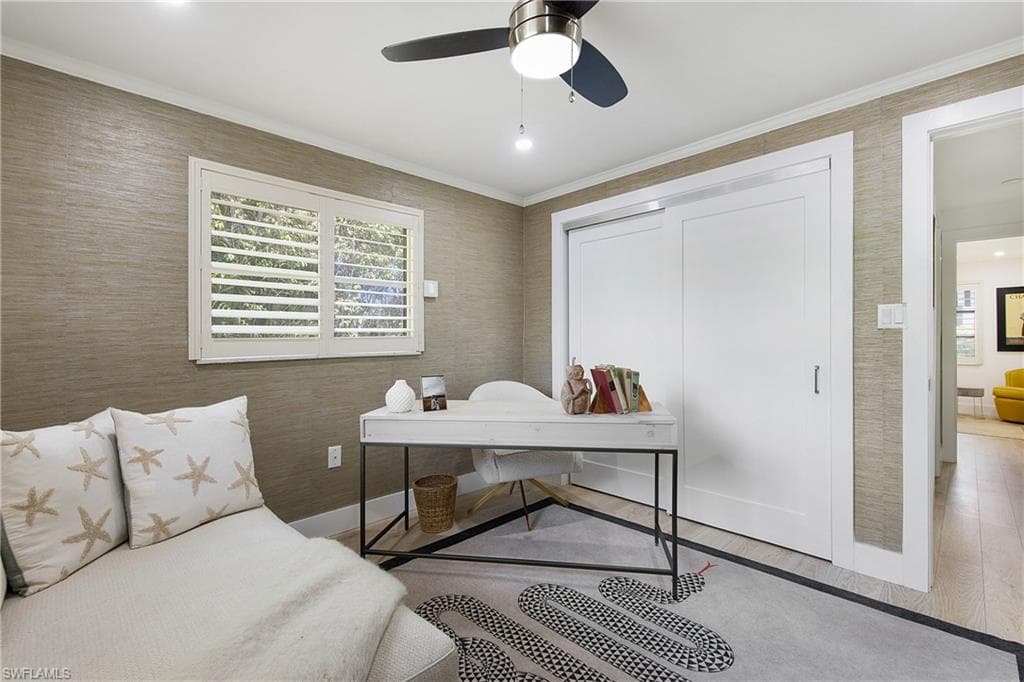 1600 Curlew Ave, Naples, FL 34102-21