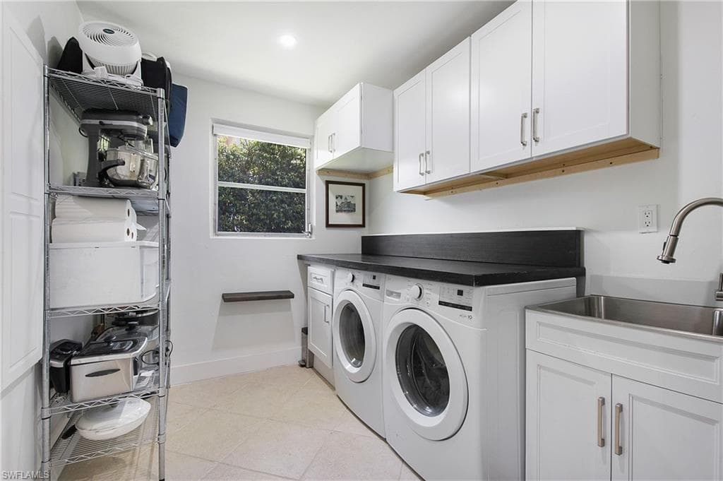 1600 Curlew Ave, Naples, FL 34102-23