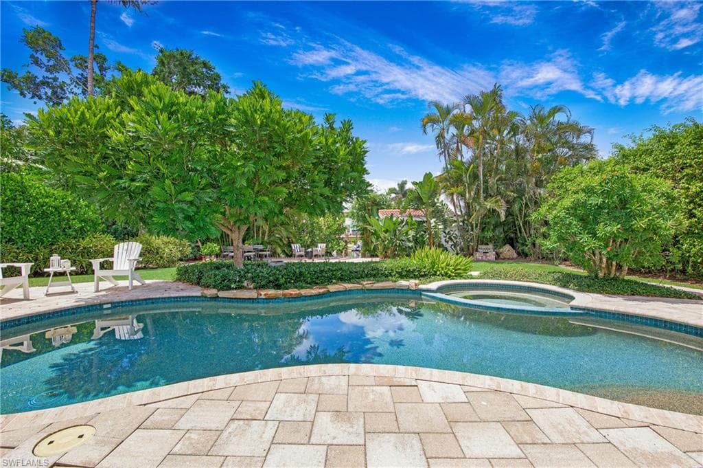 1600 Curlew Ave, Naples, FL 34102-24