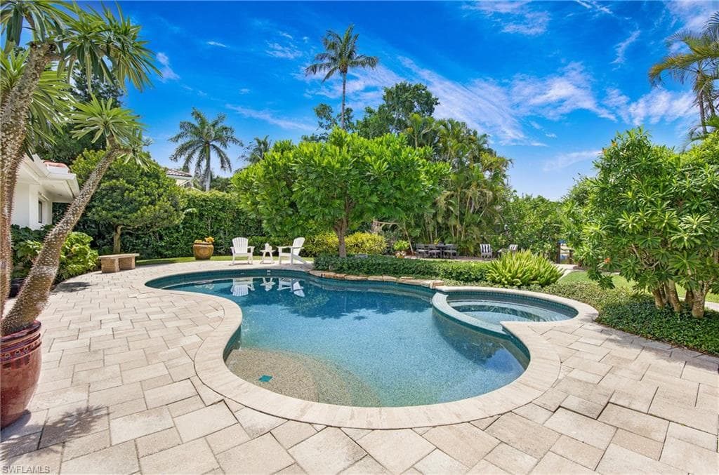 1600 Curlew Ave, Naples, FL 34102-26