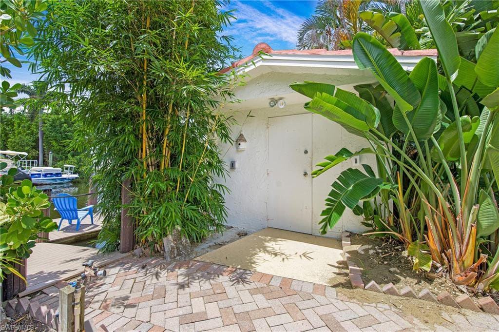 1600 Curlew Ave, Naples, FL 34102-29