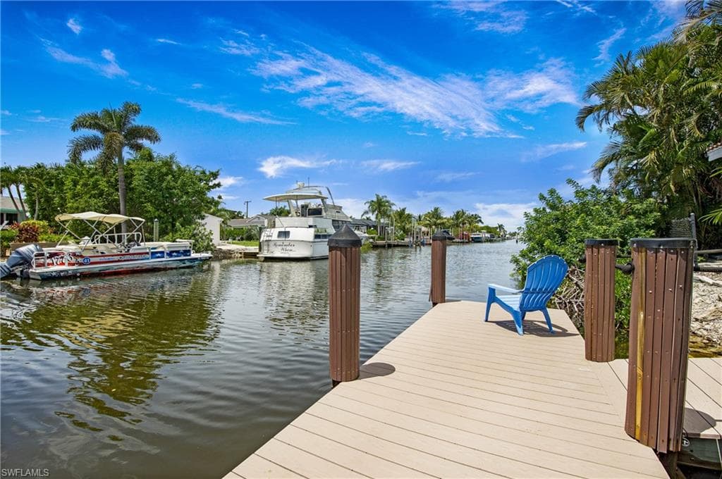 1600 Curlew Ave, Naples, FL 34102-30