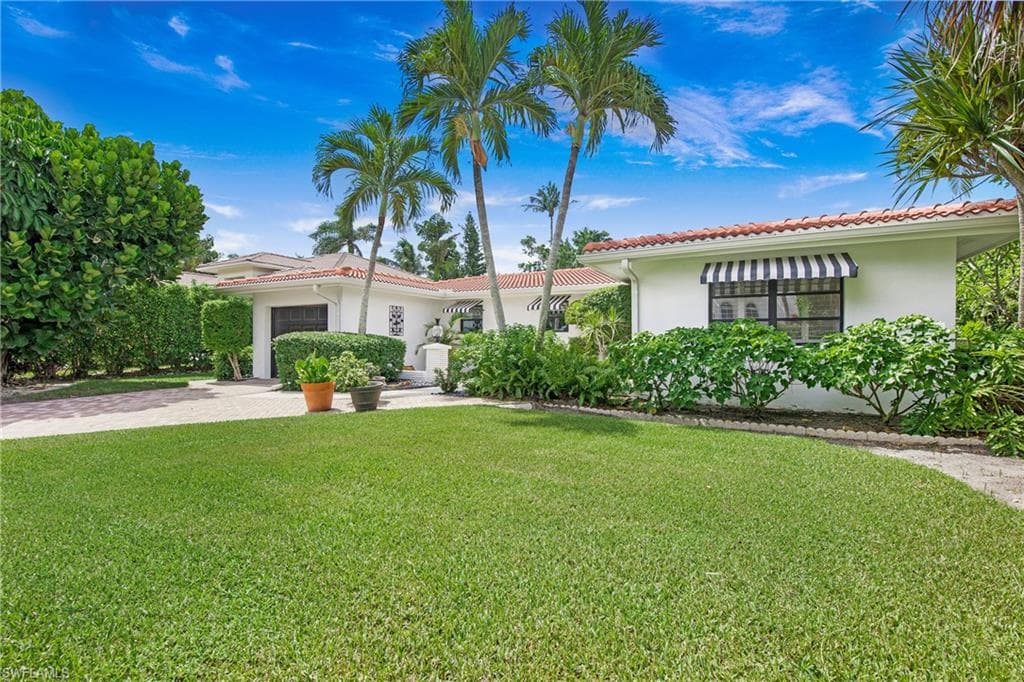 1600 Curlew Ave, Naples, FL 34102-32