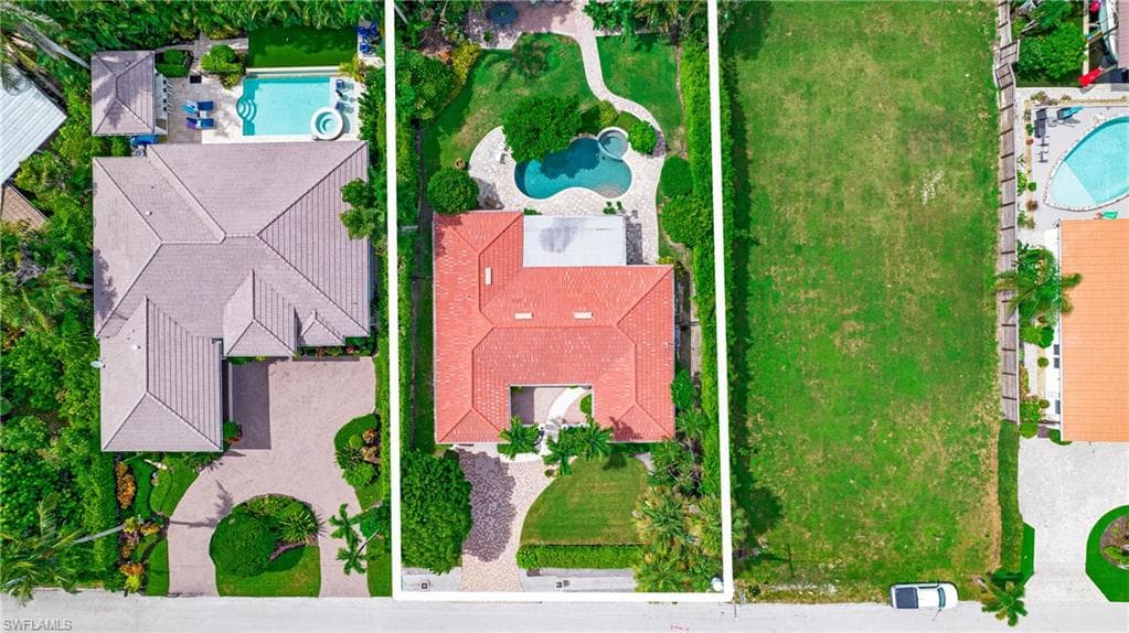 1600 Curlew Ave, Naples, FL 34102-36