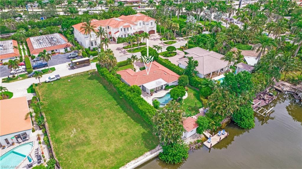 1600 Curlew Ave, Naples, FL 34102-37