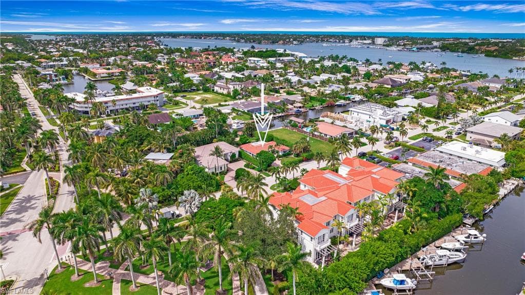 1600 Curlew Ave, Naples, FL 34102-39