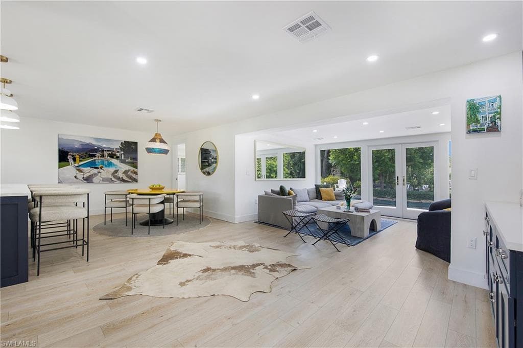 1600 Curlew Ave, Naples, FL 34102-8