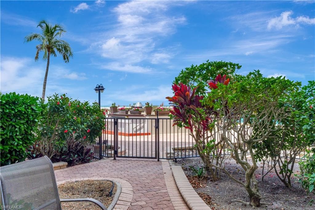 180 Seaview Ct 103, Marco Island, FL 34145-25