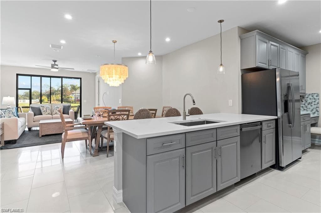 7556 Carnegie Way, Naples, FL 34119-7