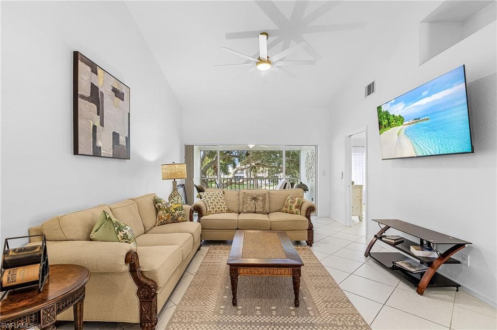 760 Wiggins Lake Dr 206, Naples, FL 34110-18