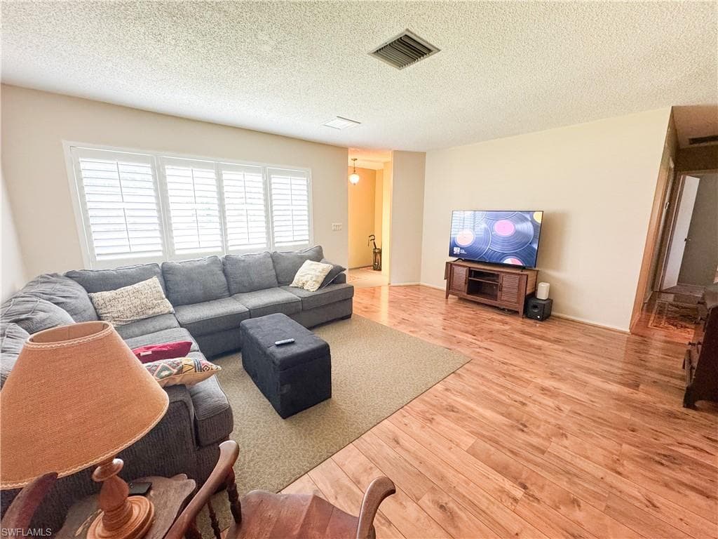 2437 La Salle Ave, Fort Myers, FL 33907-9