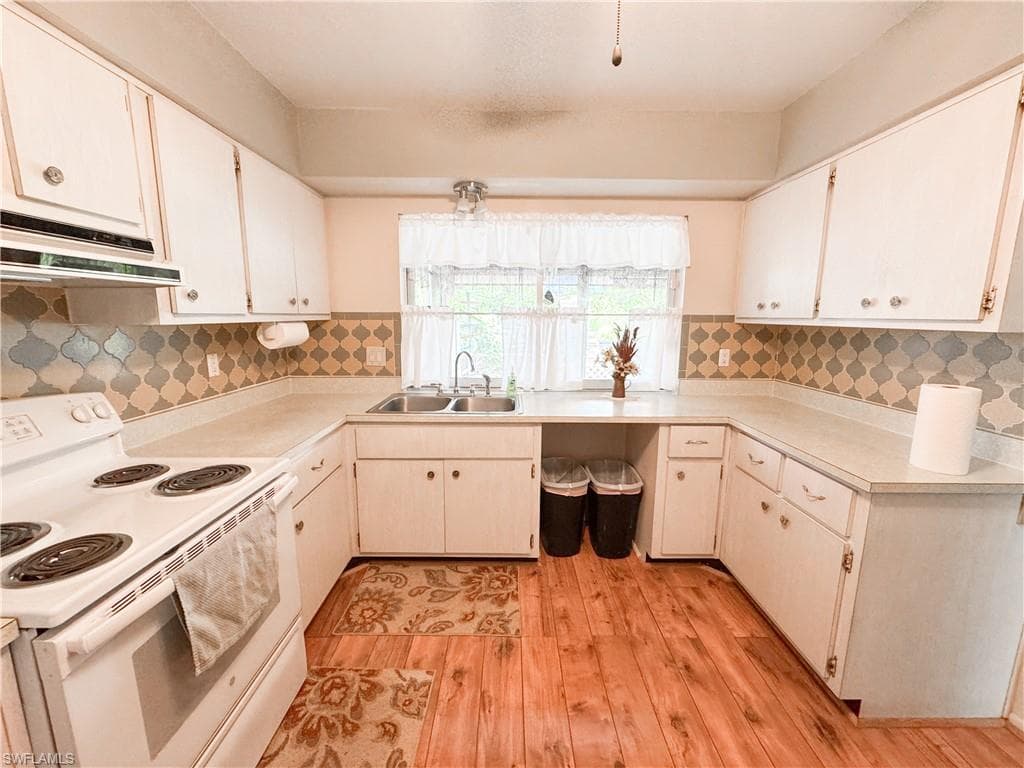 2437 La Salle Ave, Fort Myers, FL 33907-14