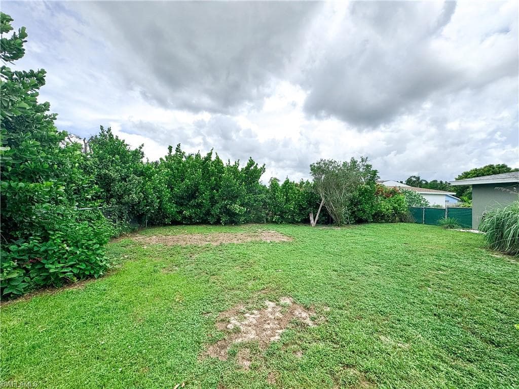 2437 La Salle Ave, Fort Myers, FL 33907-32