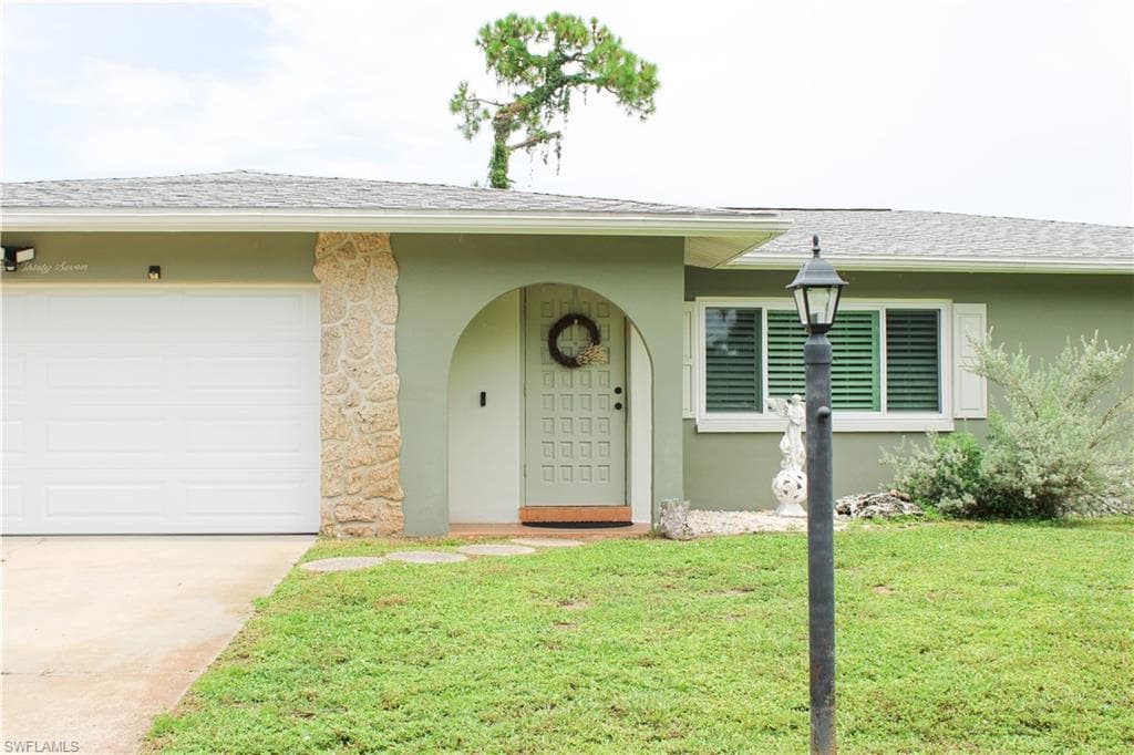 2437 La Salle Ave, Fort Myers, FL 33907-4