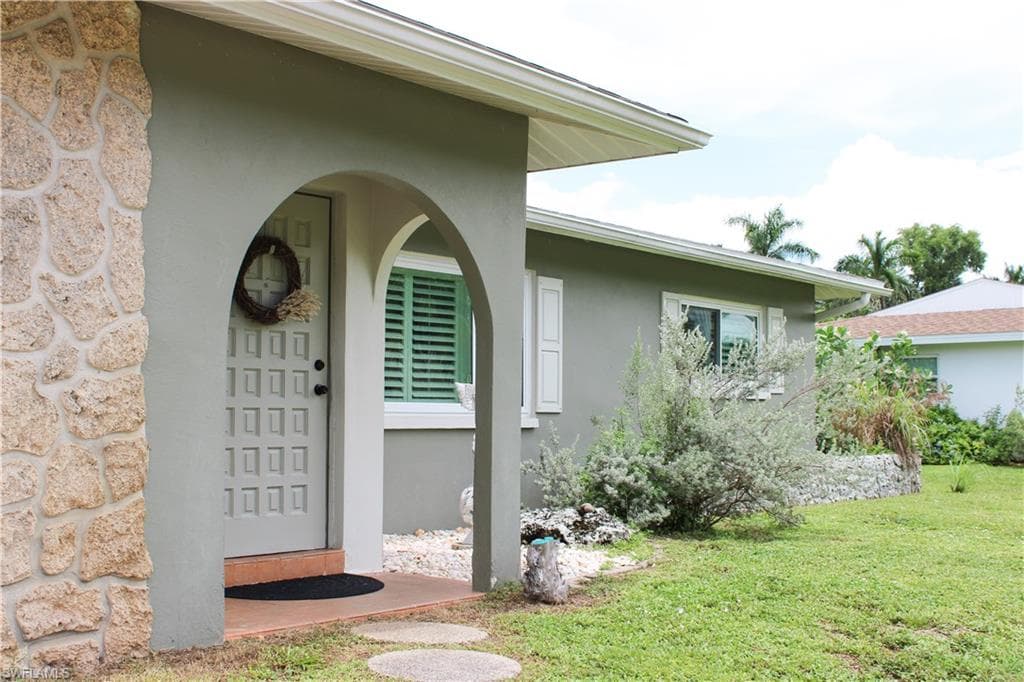 2437 La Salle Ave, Fort Myers, FL 33907-5