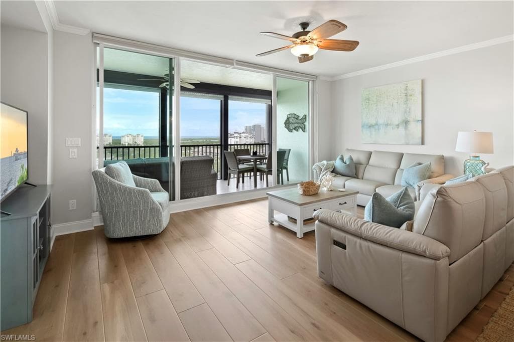 420 Cove Tower Dr 1202, Naples, FL 34110-8