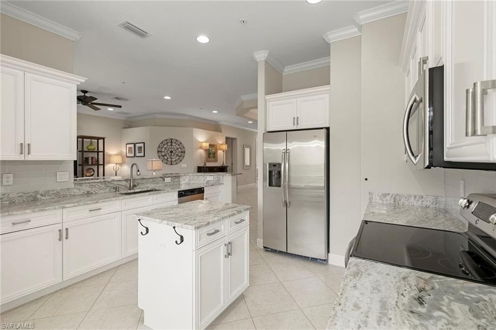 8085 Players Cove Dr 201, Naples, FL 34113-11