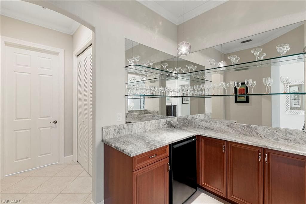 8085 Players Cove Dr 201, Naples, FL 34113-18