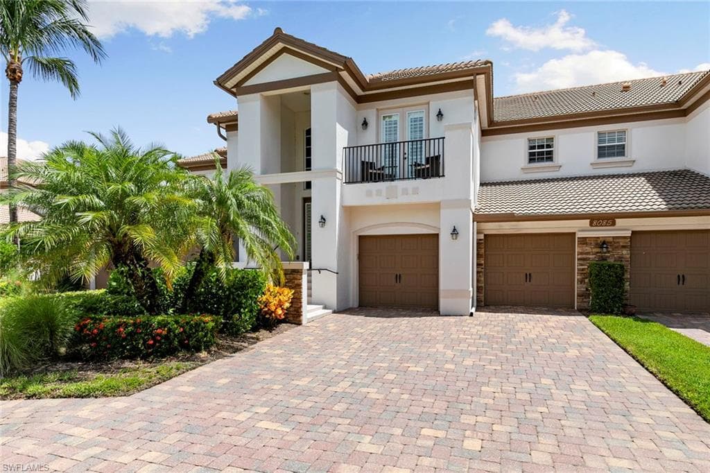 8085 Players Cove Dr 201, Naples, FL 34113-1