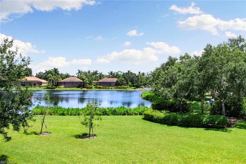 8085 Players Cove Dr 201, Naples, FL 34113-37